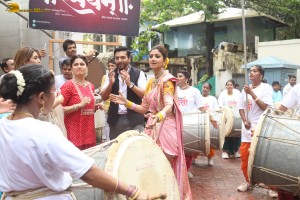 Shilpa Shetty dances her heart out at Ganpati Visarjan on Sep 20, 2023