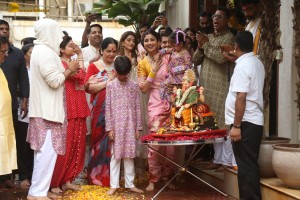 Shilpa Shetty dances her heart out at Ganpati Visarjan on Sep 20, 2023