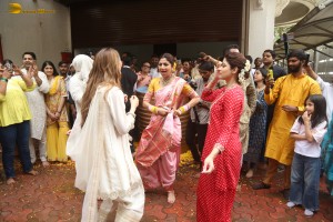 Shilpa Shetty dances her heart out at Ganpati Visarjan on Sep 20, 2023