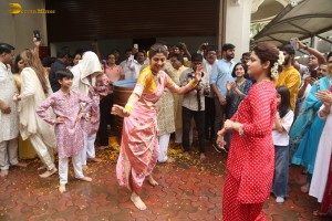 Shilpa Shetty dances her heart out at Ganpati Visarjan on Sep 20, 2023