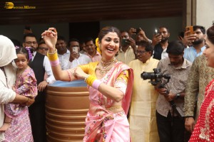 Shilpa Shetty dances her heart out at Ganpati Visarjan on Sep 20, 2023