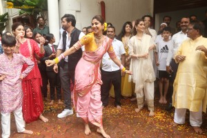 Shilpa Shetty dances her heart out at Ganpati Visarjan on Sep 20, 2023