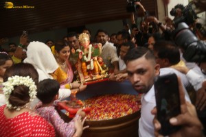 Shilpa Shetty dances her heart out at Ganpati Visarjan on Sep 20, 2023