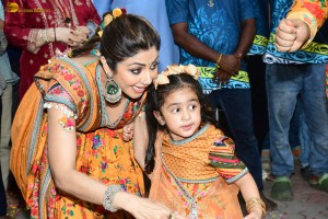 Shilpa Shetty and her family celebrate Ganesh Visarjan