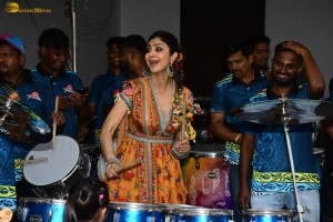 Shilpa Shetty and her family celebrate Ganesh Visarjan