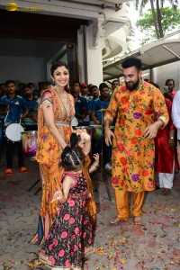 Shilpa Shetty and her family celebrate Ganesh Visarjan