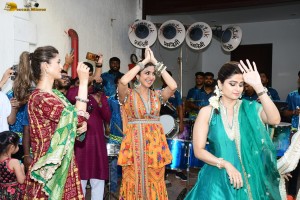 Shilpa Shetty and her family celebrate Ganesh Visarjan