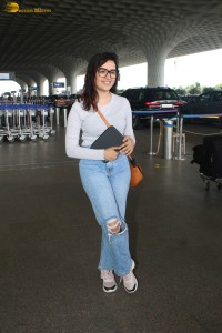 cute singer and actress Shirley Setia spotted at mumbai airport