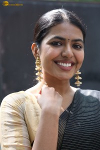 actress Shivani Rajashekar turns heads in a black saree