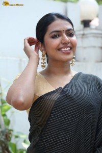 actress Shivani Rajashekar turns heads in a black saree