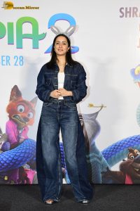 bollywood actress Shraddha Kapoor stylish looks in all denim
