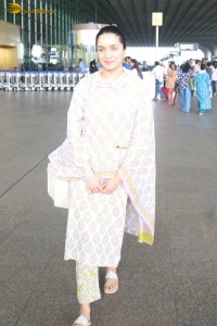 actress Shraddha Kapoor traditional looks in a salwar dress