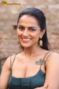 actress Shraddha Srinath cute in a green dress
