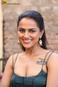 actress Shraddha Srinath cute in a green dress