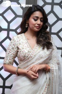 Shriya-Saran-27