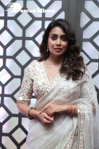 Shriya-Saran-9