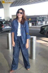 actress Shriya Saran stylish in denim at mumbai airport