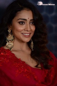 Shriya-Saran-12