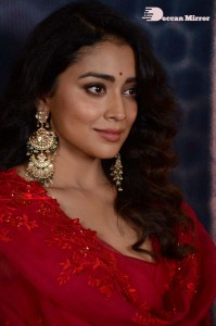 Shriya-Saran-15