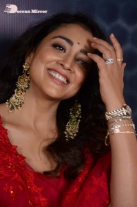 Shriya-Saran-20