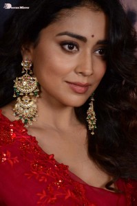 Shriya-Saran-3