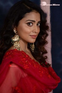 Shriya-Saran-30