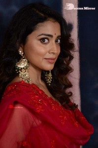 Shriya-Saran-31