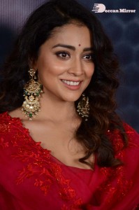 Shriya-Saran-34