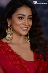 Shriya-Saran-39