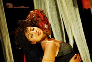 Shriya Saran and Vikram in Mallanna movie