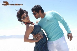Shriya Saran and Vikram in Mallanna movie