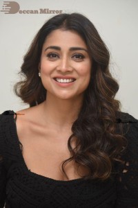 Shriya-Saran-21