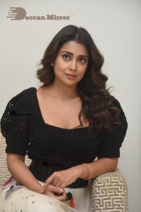 Shriya-Saran-55