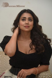 Shriya-Saran-62