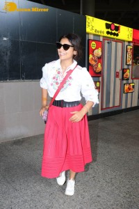 Shriya Saran seen with her husband Andrei and daughter Radha