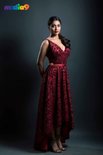 Shriya Saran hot photoshoot my south diva calender