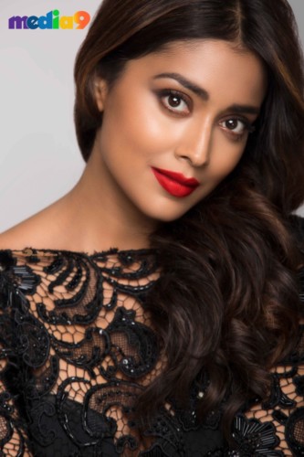 Shriya Saran hot photoshoot my south diva calender