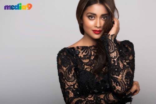 Shriya Saran hot photoshoot my south diva calender