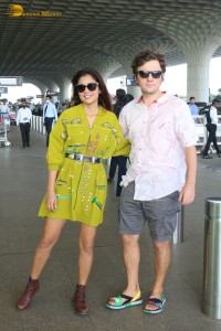 Shriya Saran spotted with her husband at Mumbai Airport