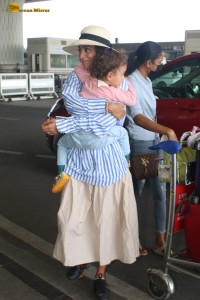 Shriya and her daughter Radha spotted at Mumbai Airport on Oct 27, 2023