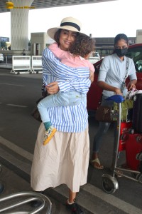 Shriya and her daughter Radha spotted at Mumbai Airport on Oct 27, 2023