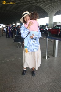 Shriya and her daughter Radha spotted at Mumbai Airport on Oct 27, 2023