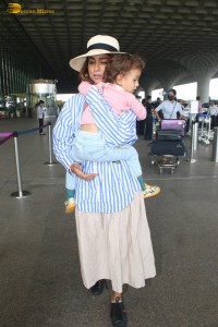 Shriya and her daughter Radha spotted at Mumbai Airport on Oct 27, 2023