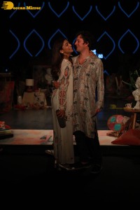 Shriya Saran kissing her husband at Lakme Fashion Week 2022