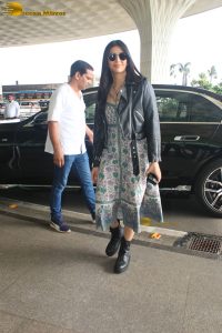 shruti haasan chic look in sunglasses at mumbai airport