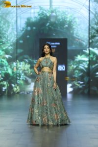 actress shruti haasan ramp walk at lakme fashion week