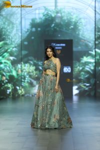 actress shruti haasan ramp walk at lakme fashion week