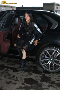 actress Shruti Haasan in black dress at mumbai airport