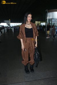actress shruti haasan cute in a brown dress at airport