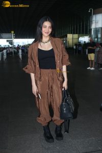 actress shruti haasan cute in a brown dress at airport